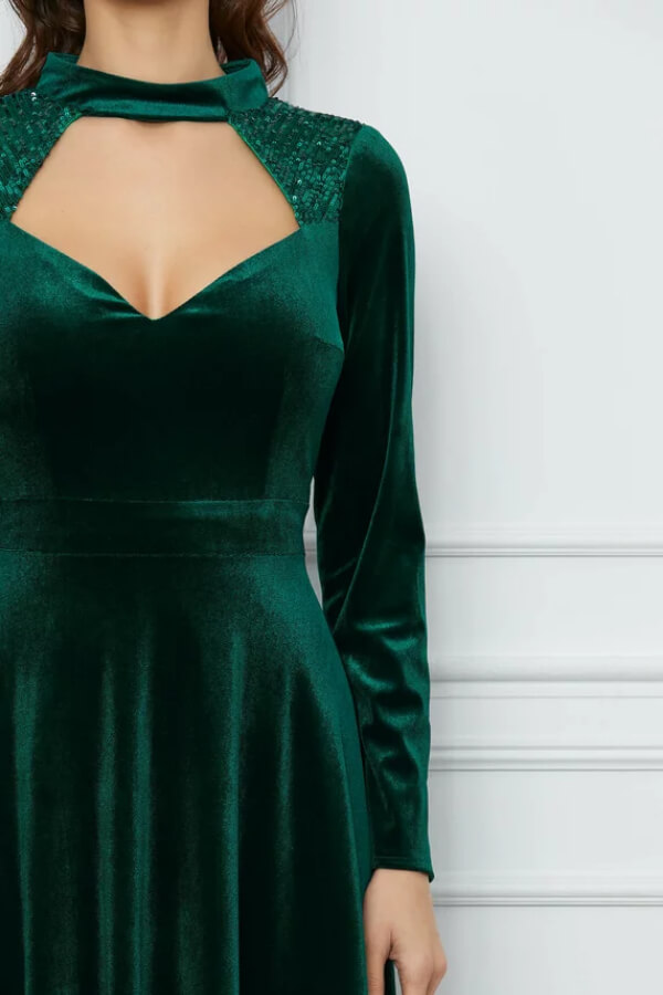 rochie verde din catifea cu paiete