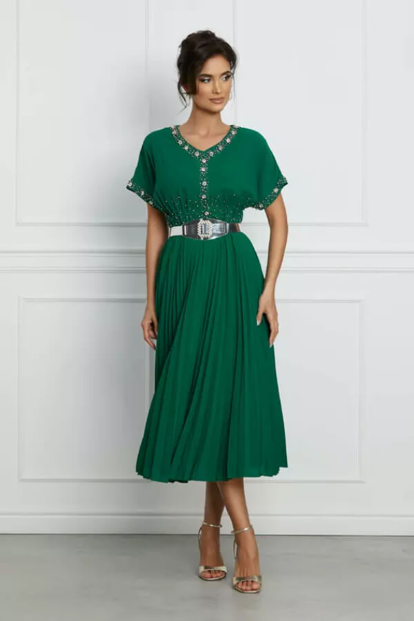rochie verde de vara cu aplicatii stralucitoare