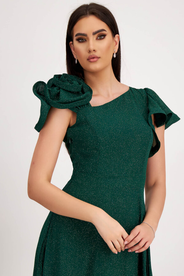 rochie din georgette cu aplicatii cu sclipici verde-inchis asimetrica in clos